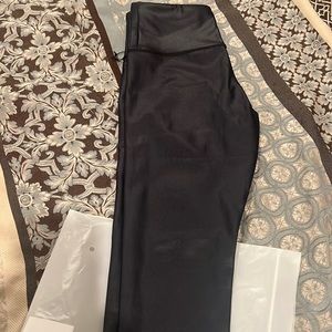 ZYIA black metallic leggings size 6/8 new with tags
